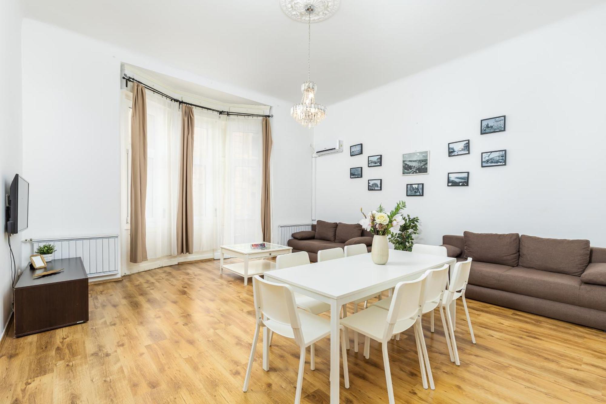 Апартаменти Real Lovag