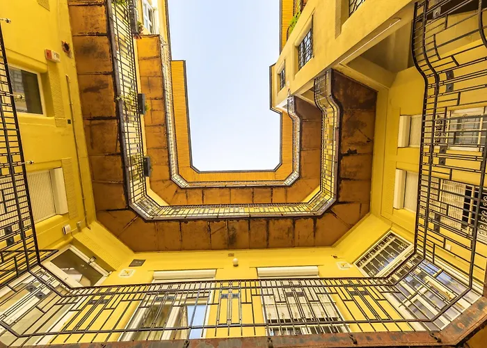 Real Apartments Lovag